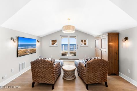 1437 Ocean Avenue Mantoloking NJ 08738