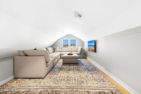 1437 Ocean Avenue Mantoloking NJ 08738