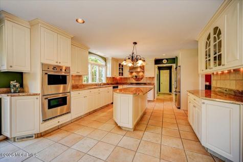 242 Williamsburg Drive Shrewsbury Boro NJ 07702