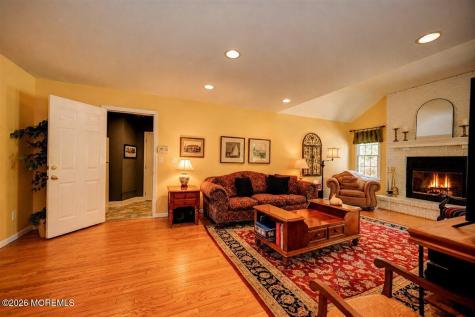 242 Williamsburg Drive Shrewsbury Boro NJ 07702