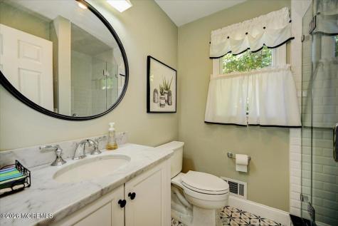 242 Williamsburg Drive Shrewsbury Boro NJ 07702