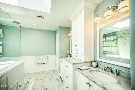 242 Williamsburg Drive Shrewsbury Boro NJ 07702
