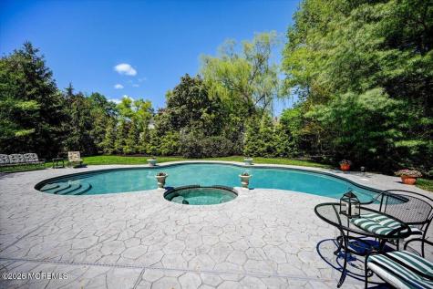 242 Williamsburg Drive Shrewsbury Boro NJ 07702