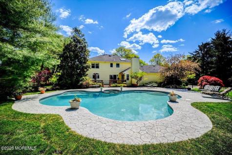 242 Williamsburg Drive Shrewsbury Boro NJ 07702