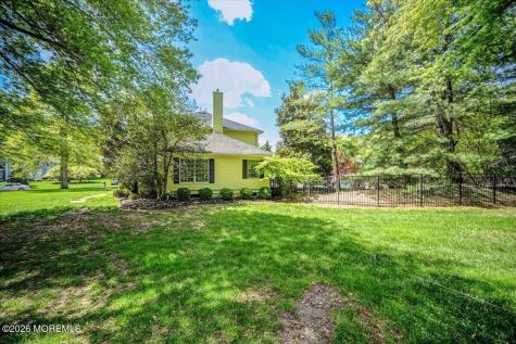 242 Williamsburg Drive Shrewsbury Boro NJ 07702