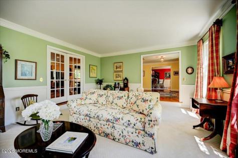 242 Williamsburg Drive Shrewsbury Boro NJ 07702