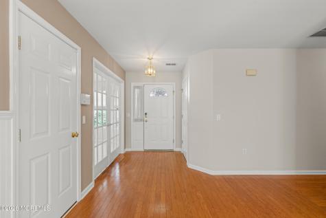 53 Skyline Drive Lakewood NJ 08701