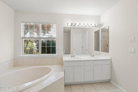 53 Skyline Drive Lakewood NJ 08701