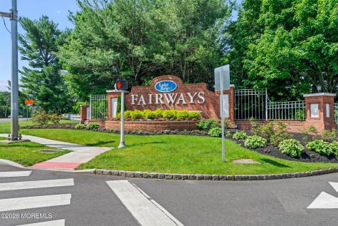 53 Skyline Drive Lakewood NJ 08701