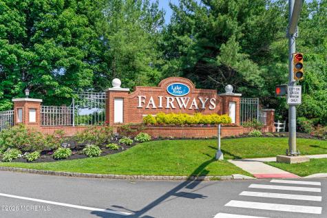 53 Skyline Drive Lakewood NJ 08701