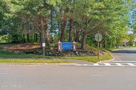 53 Skyline Drive Lakewood NJ 08701