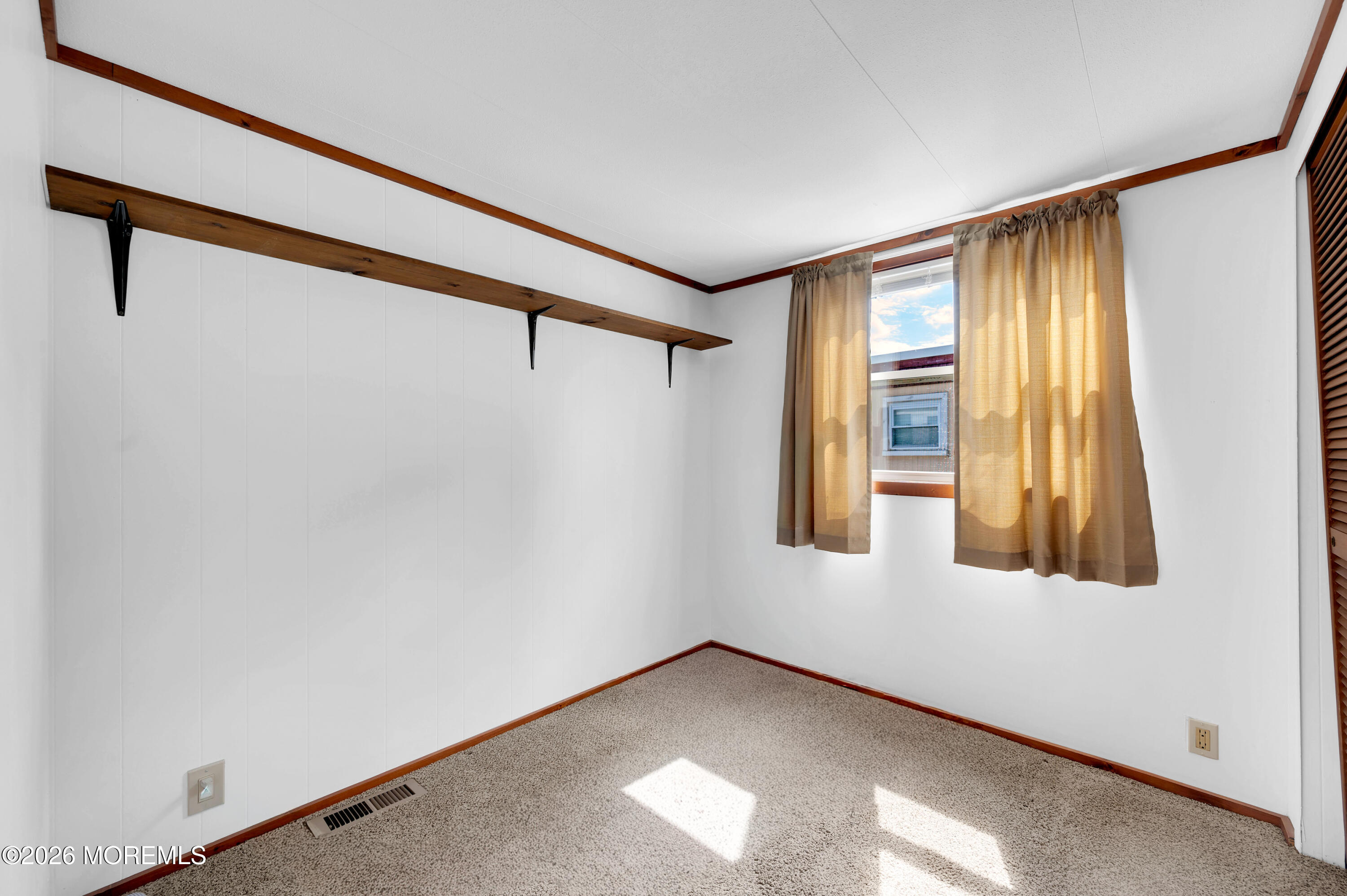 215 E Bay Avenue Manahawkin NJ 08050