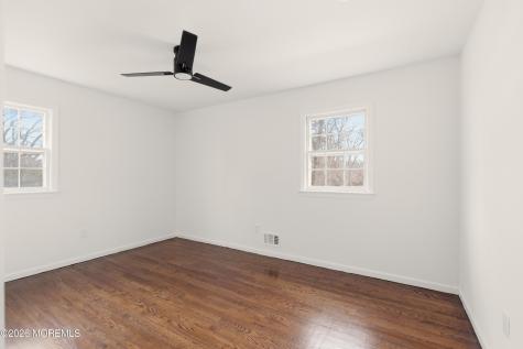 1041 Mulberry Place Toms River NJ 08753