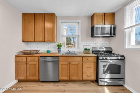 282 Carr Avenue Keansburg NJ 07734