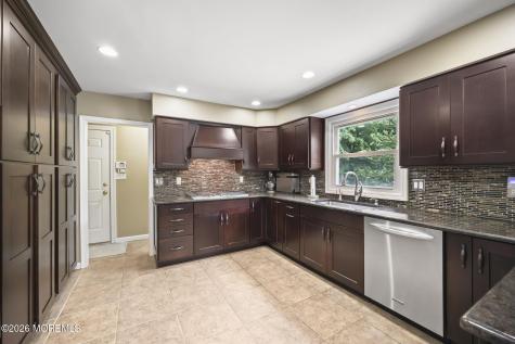 29 Tharp Lane Marlboro NJ 07746