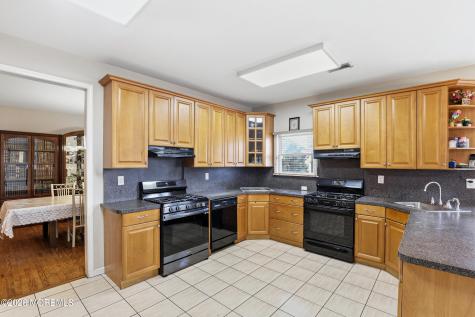 13 Independence Court Lakewood NJ 08701