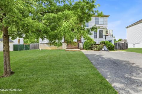 13 Independence Court Lakewood NJ 08701