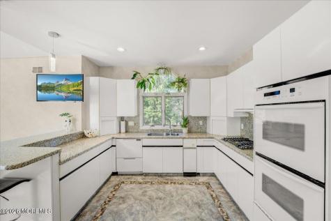 5 Cherry Point Court Morganville NJ 07751