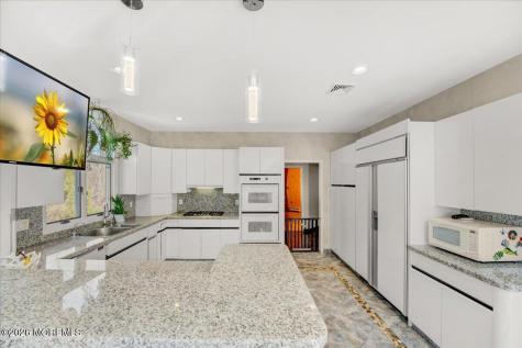 5 Cherry Point Court Morganville NJ 07751