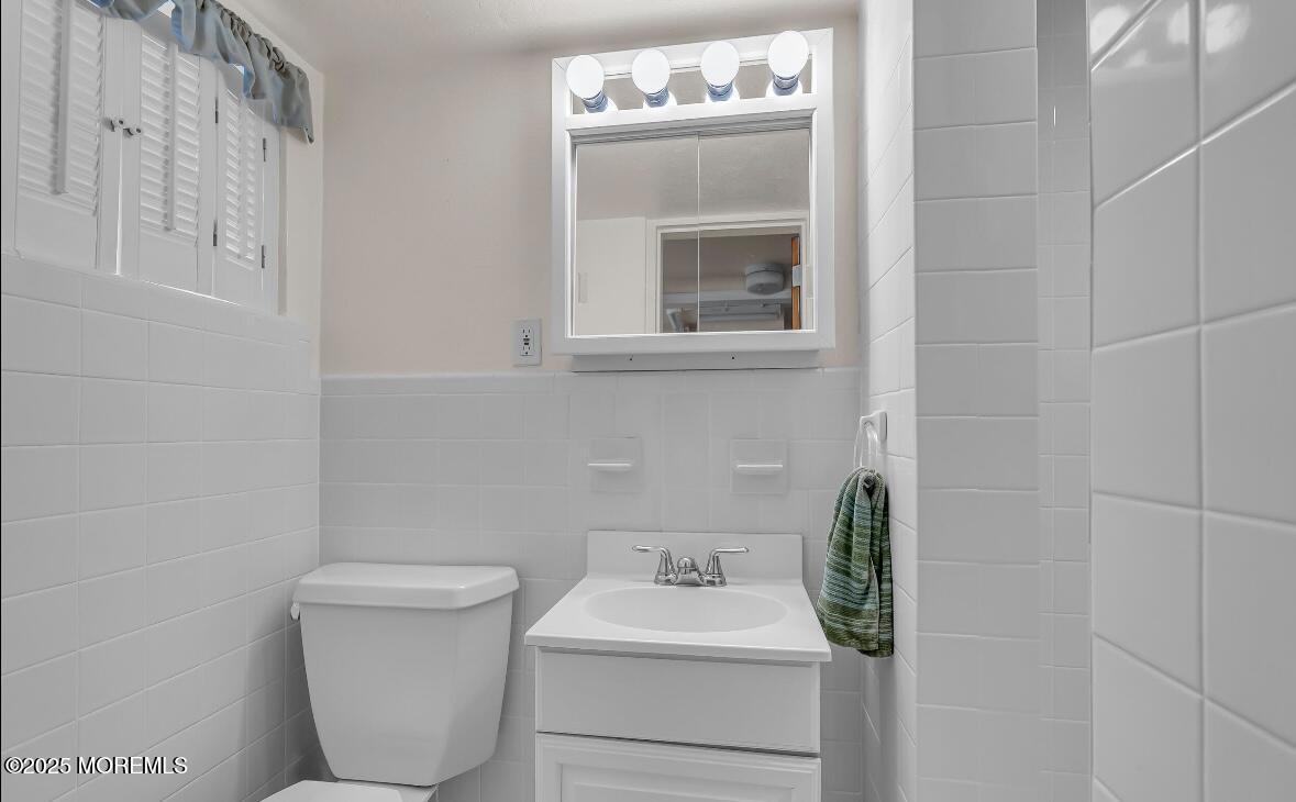 221 Harrison Avenue Oakhurst NJ 07755