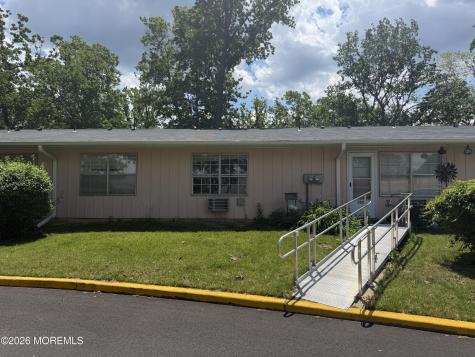 103C Edinburgh Lane Lakewood NJ 08701