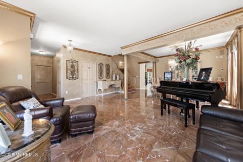 87 E Parsonage Way Manalapan NJ 07726