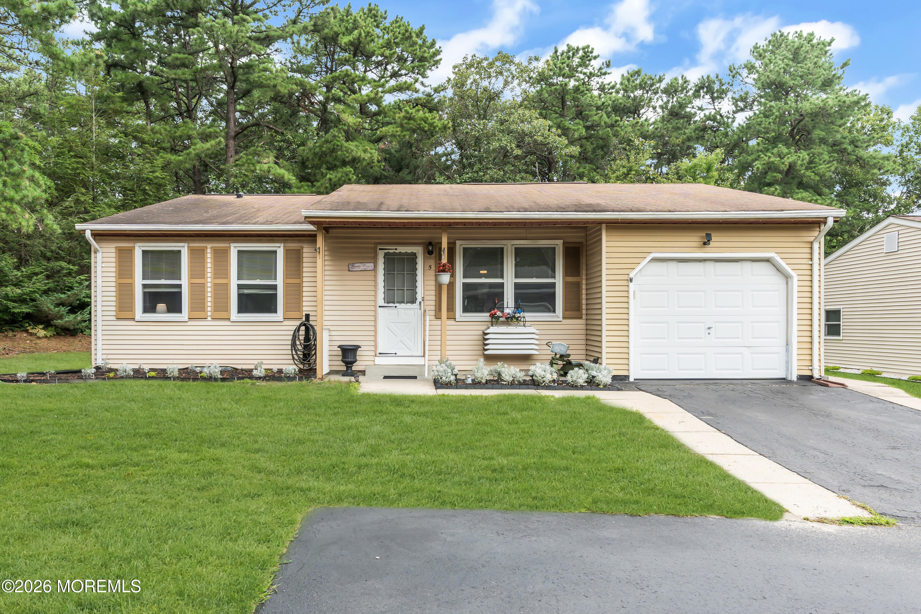 5 Natick Lane Whiting NJ 08759