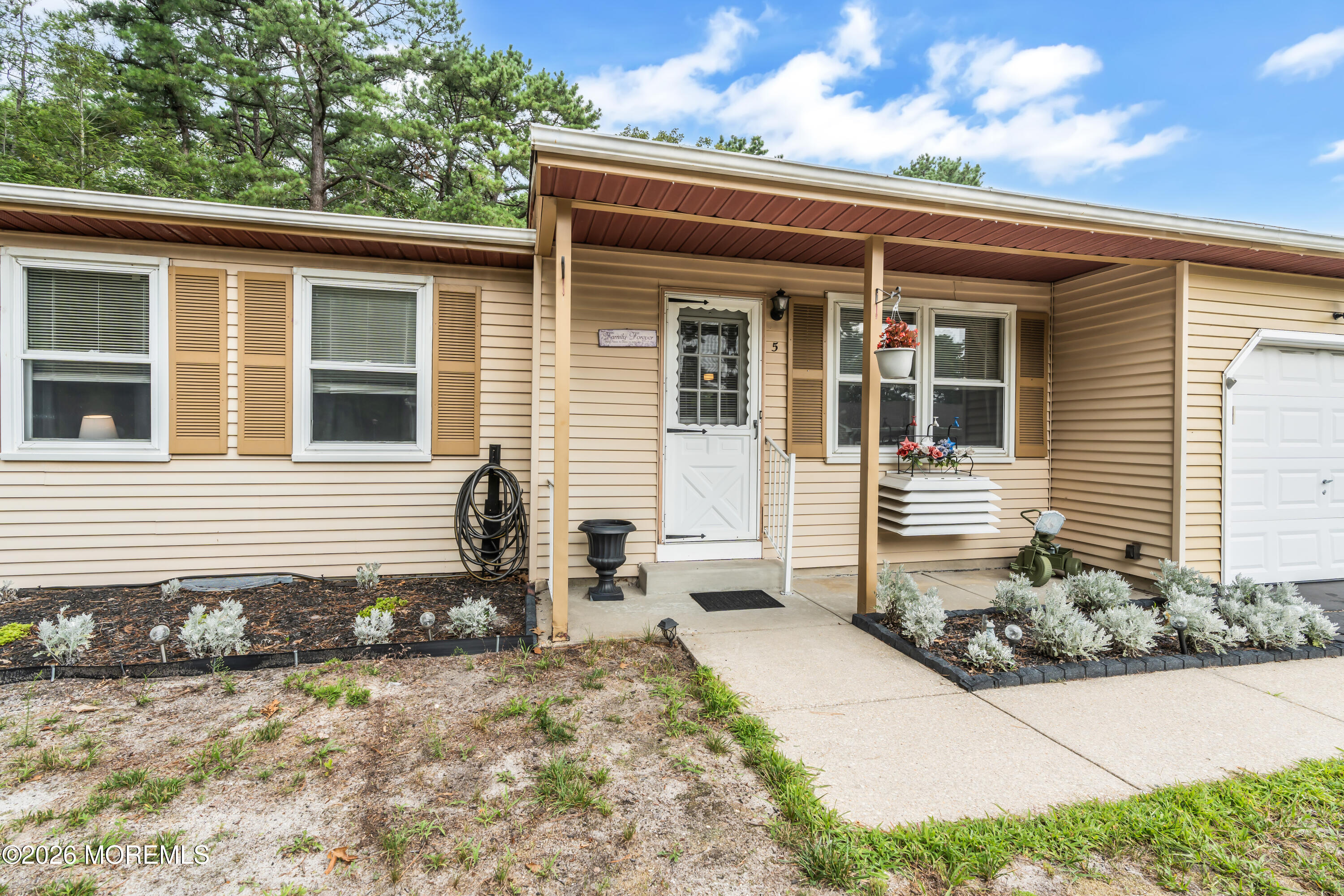 5 Natick Lane Whiting NJ 08759