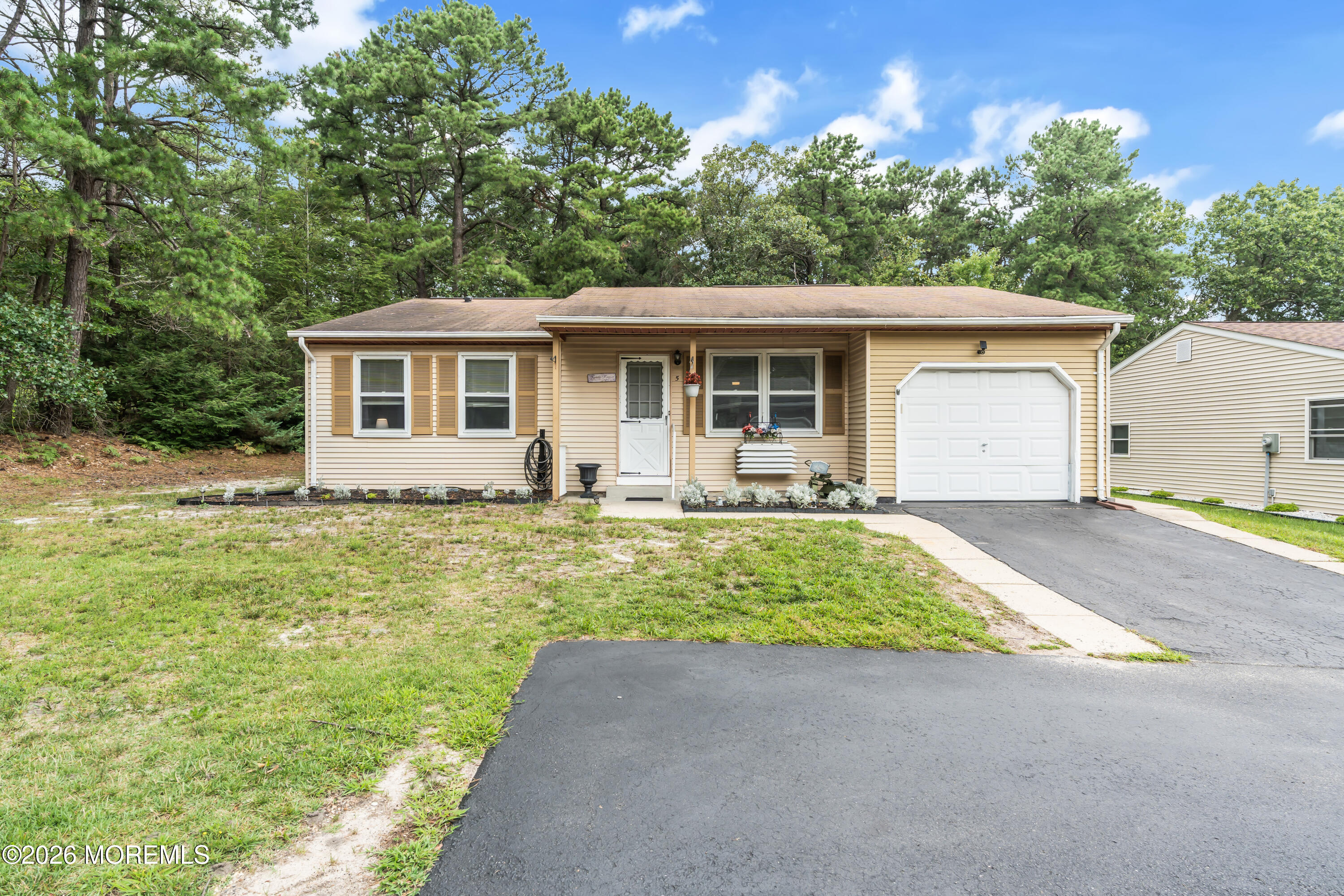 5 Natick Lane Whiting NJ 08759