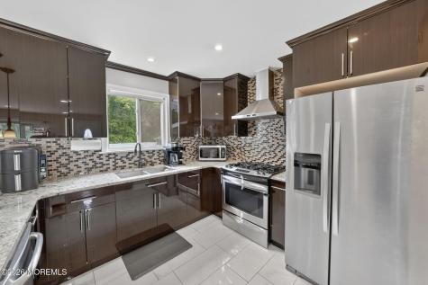 40 Woodside Drive Howell NJ 07731
