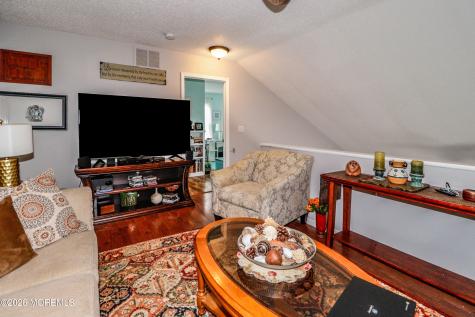 11 Poplar Court Barnegat NJ 08005