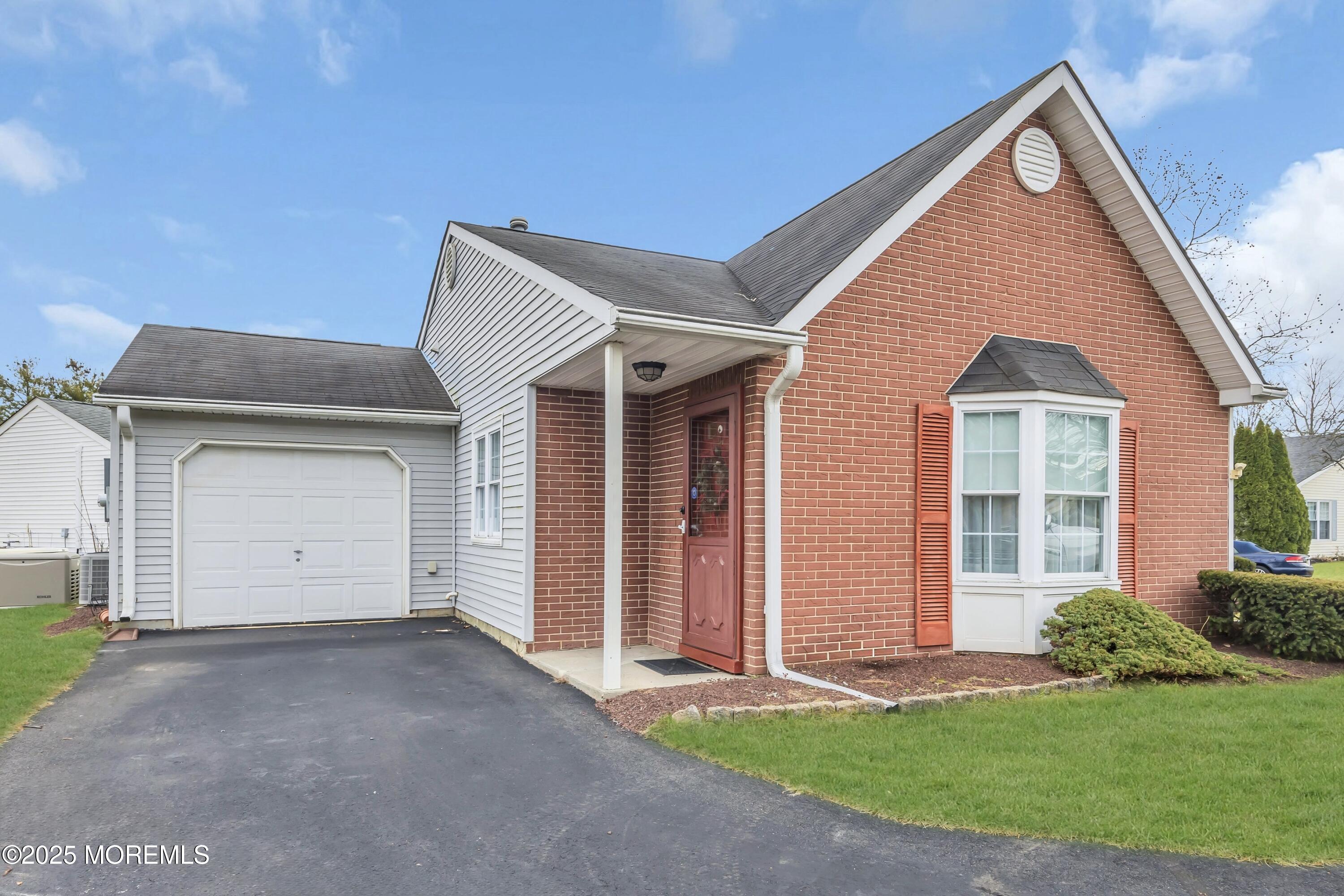 Freehold NJ, 7 Gatley Close