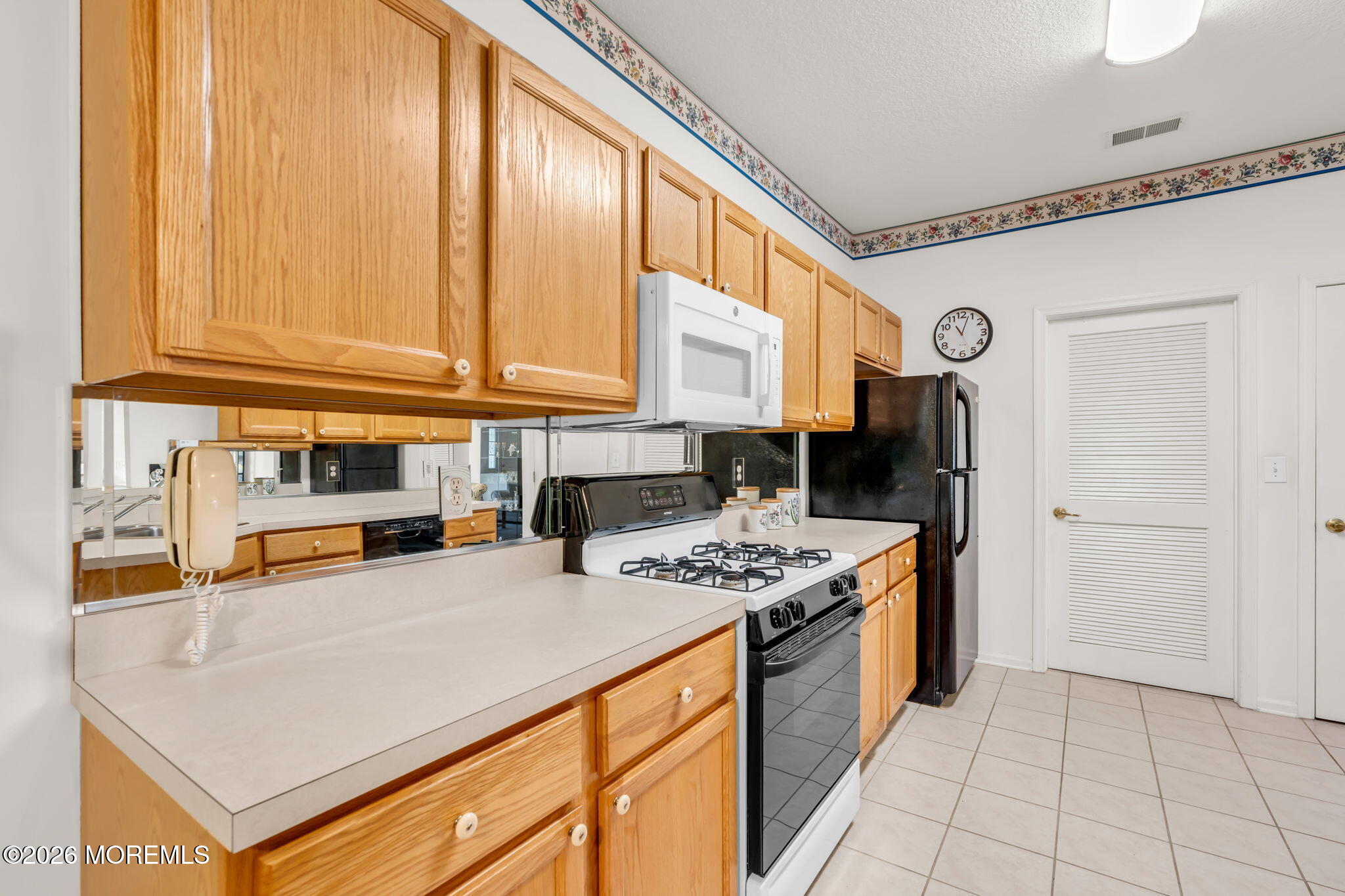 33 Golden Willows Avenue Lakewood NJ 08701