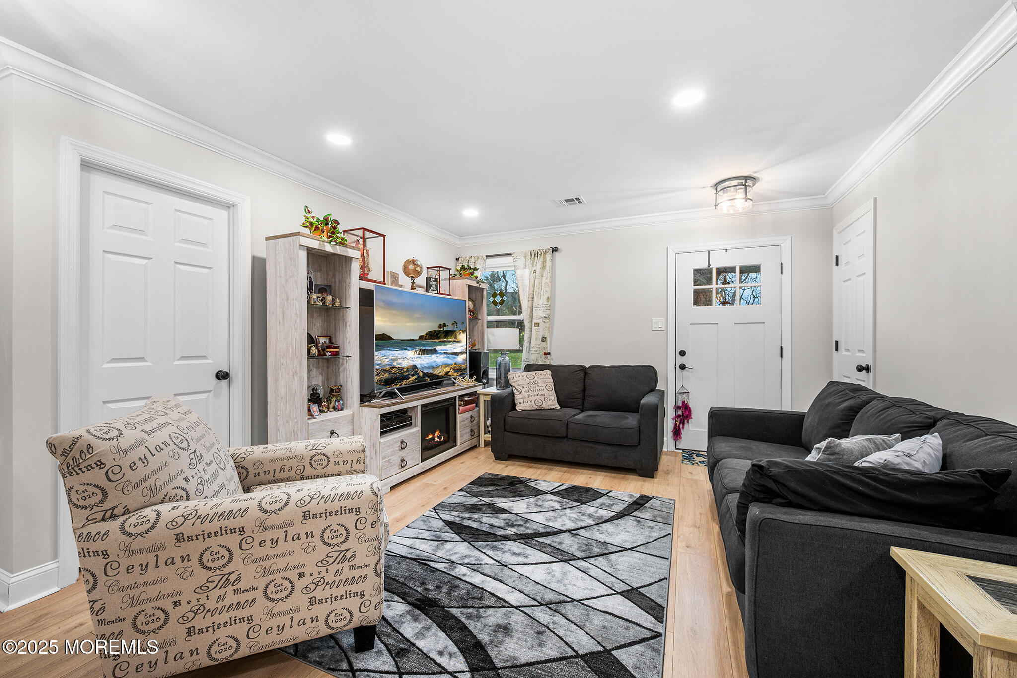 24 Calle De Elvira Freehold NJ 07728