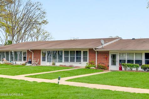 843D Inverness Court Lakewood NJ 08701