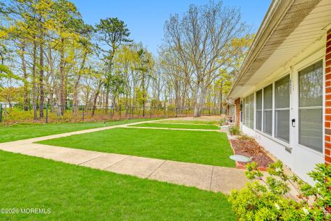 843D Inverness Court Lakewood NJ 08701