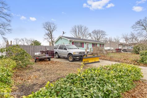 27 Sylvan Lake Boulevard Bayville NJ 08721