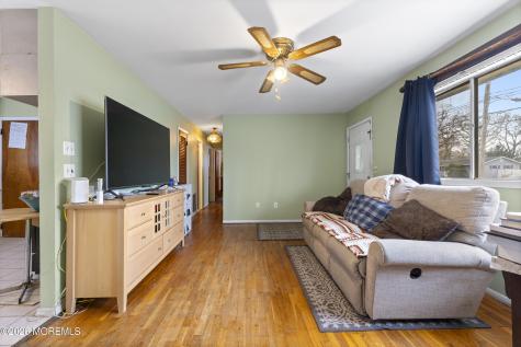 27 Sylvan Lake Boulevard Bayville NJ 08721