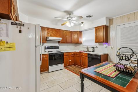 11 B Moccasin Drive Whiting NJ 08759