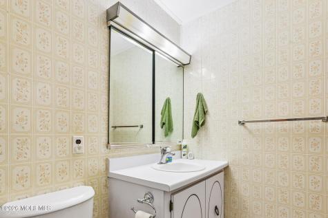 11 B Moccasin Drive Whiting NJ 08759