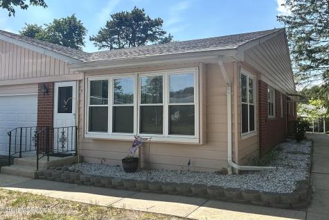 11 B Moccasin Drive Whiting NJ 08759