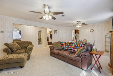11 B Moccasin Drive Whiting NJ 08759