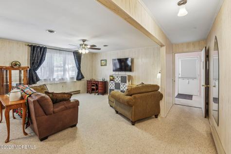 11 B Moccasin Drive Whiting NJ 08759