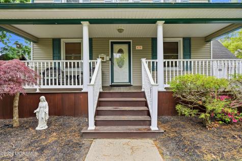 420 Wells Avenue Oakhurst NJ 07755