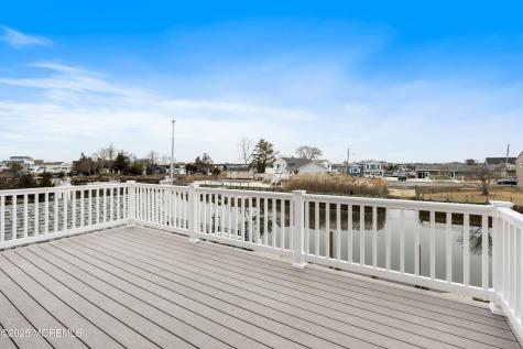 42 W Mohawk Drive Little Egg Harbor NJ 08087