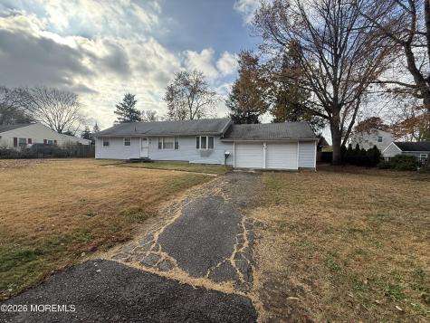 574 Hopping Road Belford NJ 07718
