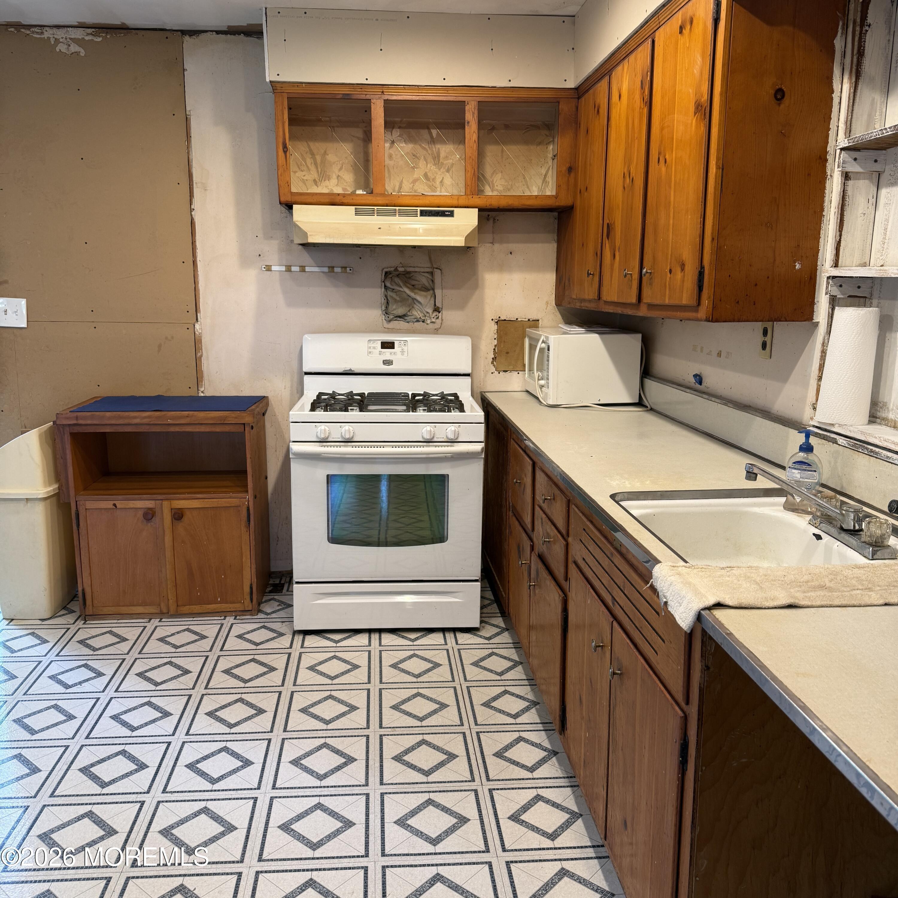 574 Hopping Road Belford NJ 07718