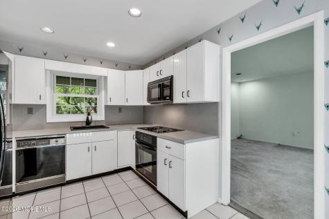 4 Knox Lane Manalapan NJ 07726