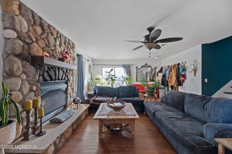 12 Thompson Avenue Leonardo NJ 07737