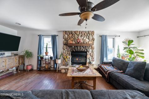 12 Thompson Avenue Leonardo NJ 07737